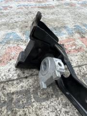 Подушка двигателя левая TOYOTA VITZ KSP90 1KR-FE 2 ракурс