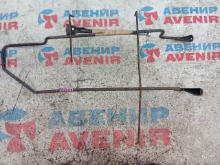 Крепление запаски TOYOTA ISIS ANM10G, ANM10W, ZNM10G, ZNM10W 1 ракурс