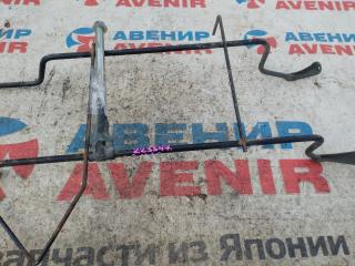 Крепление запаски TOYOTA ISIS ANM10G, ANM10W, ZNM10G, ZNM10W 3 ракурс