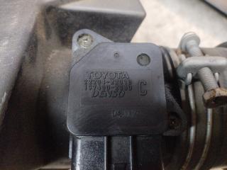 Корпус воздушного фильтра TOYOTA CROWN GRS180 4GR-FSE 4 ракурс