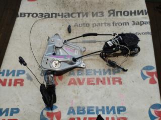 Доводчик двери левый задний TOYOTA ISIS ANM10G, ANM10W, ANM15G, ANM15W, ZNM10G, ZNM10W 1 ракурс Доводчик двери левый задний TOYOTA ISIS ANM10G, ANM10W, ANM15G, ANM15W, ZNM10G, ZNM10W 1 ракурс