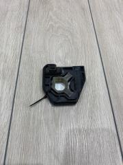 Запчасть кронштейн радиатора правый BMW 320i 2013