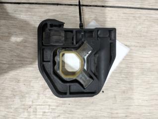 Запчасть кронштейн радиатора передний правый BMW 318i 02.11.2016