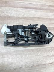 Запчасть кронштейн ручки двери передний правый BMW 523 2011
