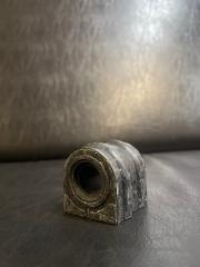 Запчасть втулка заднего стабилизатора Hyundai SANTA