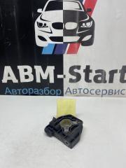 Запчасть кронштейн радиатора передний левый BMW 118i 2015