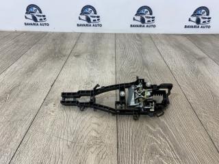 Фото запчасти кронштейн ручки двери задний правый BMW 3 07.16.2013 контрактная запчасть Запчасть кронштейн ручки двери задний правый BMW 3 07.16.2013