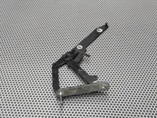 Петля капота левая Land Rover Range Rover Sport 2008