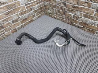 Патрубок системы охлаждения Land Rover Discovery 2018