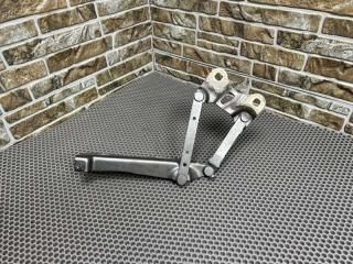 Петля капота Land Rover Range Rover Sport 2017