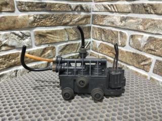 Блок клапанов пневмоподвески Land Rover Range Rover Sport 2007