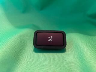 Запчасть кнопка открытия багажника Mercedes-Benz C-Class 2018