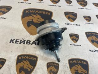 Подушка двигателя Volkswagen Touareg 2011