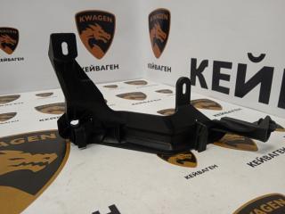 Крепление фары переднее левое Porsche Cayenne 2008 контрактная Крепление фары переднее левое Porsche Cayenne 2008