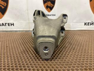 Кронштейн двигателя правый Audi A4 2014