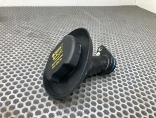 Фото запчасти маслозаливная горловина Land Rover Discovery 2018 контрактная запчасть Запчасть маслозаливная горловина Land Rover Discovery 2018