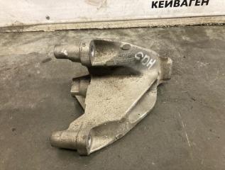 Кронштейн двигателя левый Audi A4 2010
