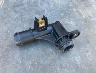 Фото запчасти патрубок системы охлаждения Land Rover Discovery 2019 контрактная запчасть Запчасть патрубок системы охлаждения Land Rover Discovery 2019