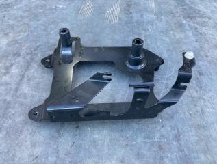 Фото запчасти кронштейн Land Rover Range Rover Velar 2019 контрактная запчасть Запчасть кронштейн Land Rover Range Rover Velar 2019