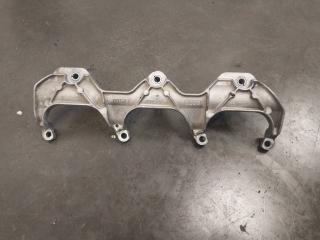 Кронштейн двигателя Volkswagen Touareg 2010