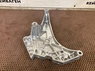 Кронштейн двигателя правый Passat 2010 B6 CBA 2.0 TDI