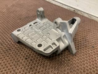 Кронштейн генератора Volkswagen Touareg 7L CRC 3.0 TDI