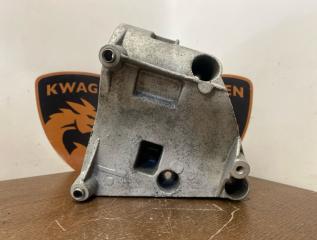 Запчасть кронштейн компрессора кондиционера BMW X3 2004