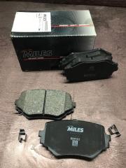 Запчасть колодки тормозные передние SUZUKI