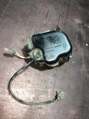 Запчасть кронштейн противотуманной фары передний левый Mazda Millenia 1999