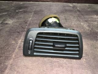 Запчасть дефлектор торпедо боковой передний правый Volvo S60 2006