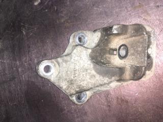 Запчасть кронштейн опоры двигателя передний Volvo S60 2006