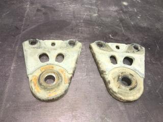 Запчасть кронштейн подрамника передний Volvo S60 2006