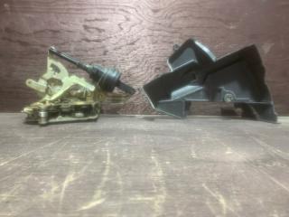 Запчасть замок двери задний правый Mercedes-Benz E320 1998