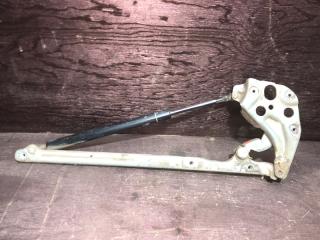 Запчасть петля капота правая Mercedes-Benz E320 1998