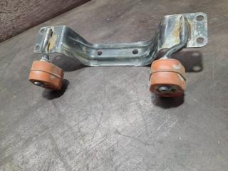 Запчасть крепление глушителя Skoda Fabia 2001