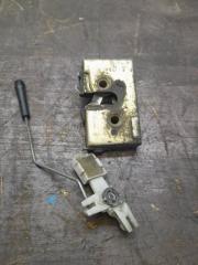 Запчасть замок двери задний правый Volkswagen Passat 1988