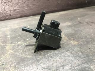 Запчасть клапан электромагнитный Volkswagen Passat 1988