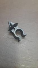 Запчасть клипса крепления трубки кондиционера Mitsubishi Lancer X 2007-2014