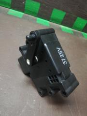 Запчасть сервопривод заслонок печки левый Mazda Demio 2002