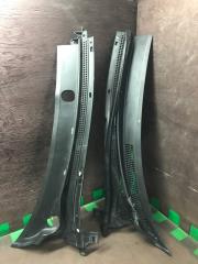 Запчасть жабо под дворники Mazda Demio 2002