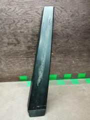 Запчасть накладка стойка внешняя левая Audi 100 1993