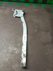 Запчасть направляющая стекла двери передняя левая Subaru Legacy 1993