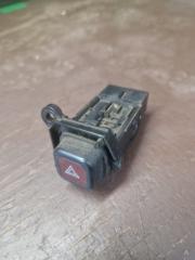 Запчасть кнопка аварийной сигнализации Subaru Legacy 1993