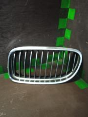 Запчасть решетка радиатора передняя левая BMW 3-Series 2011