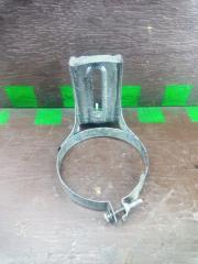 Запчасть кронштейн крепления топливного абсорбера Nissan Maxima 1995