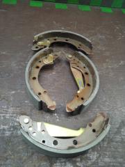 Запчасть колодки тормозные задние Volkswagen Passat 1990