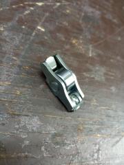 Запчасть коромысло впускного клапана AUDI Q3 2015