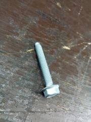 Запчасть болт Skoda Yeti 2016