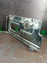 Запчасть крепление аккумулятора Audi A6 1997