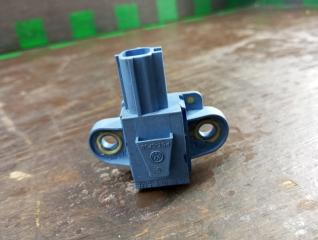 Запчасть датчик удара боковой Volkswagen Jetta 2010